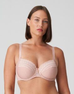 kvinne med rosa BH fra prima donna