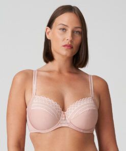 kvinne med rosa BH fra prima donna