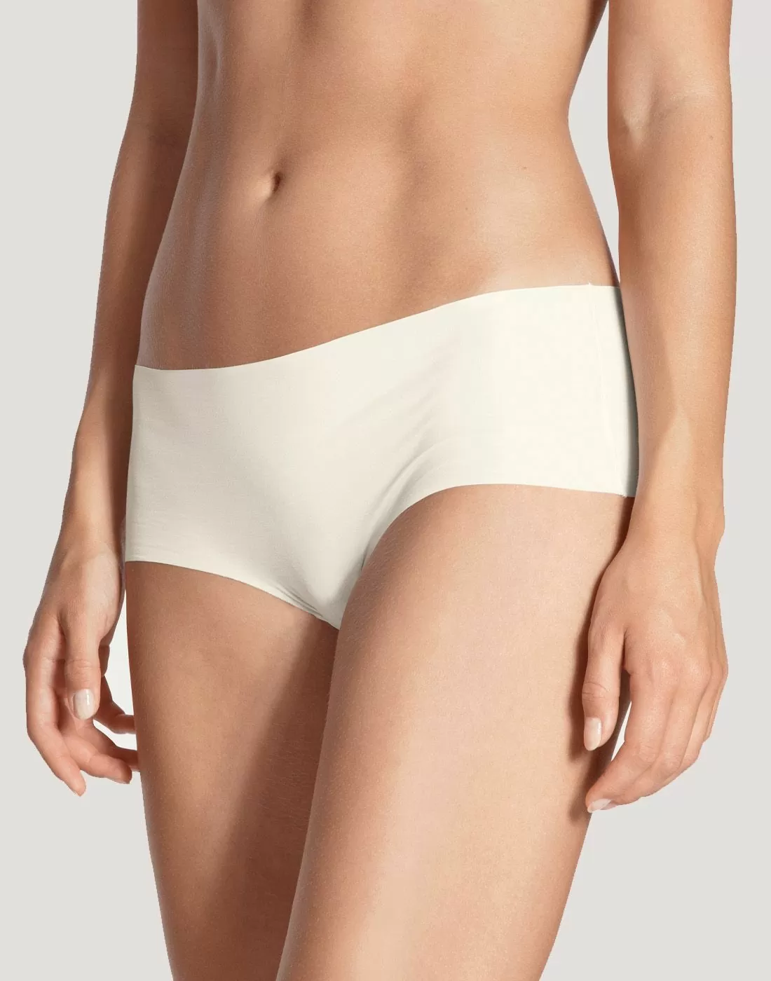 hvit sømløs hipster fra calida