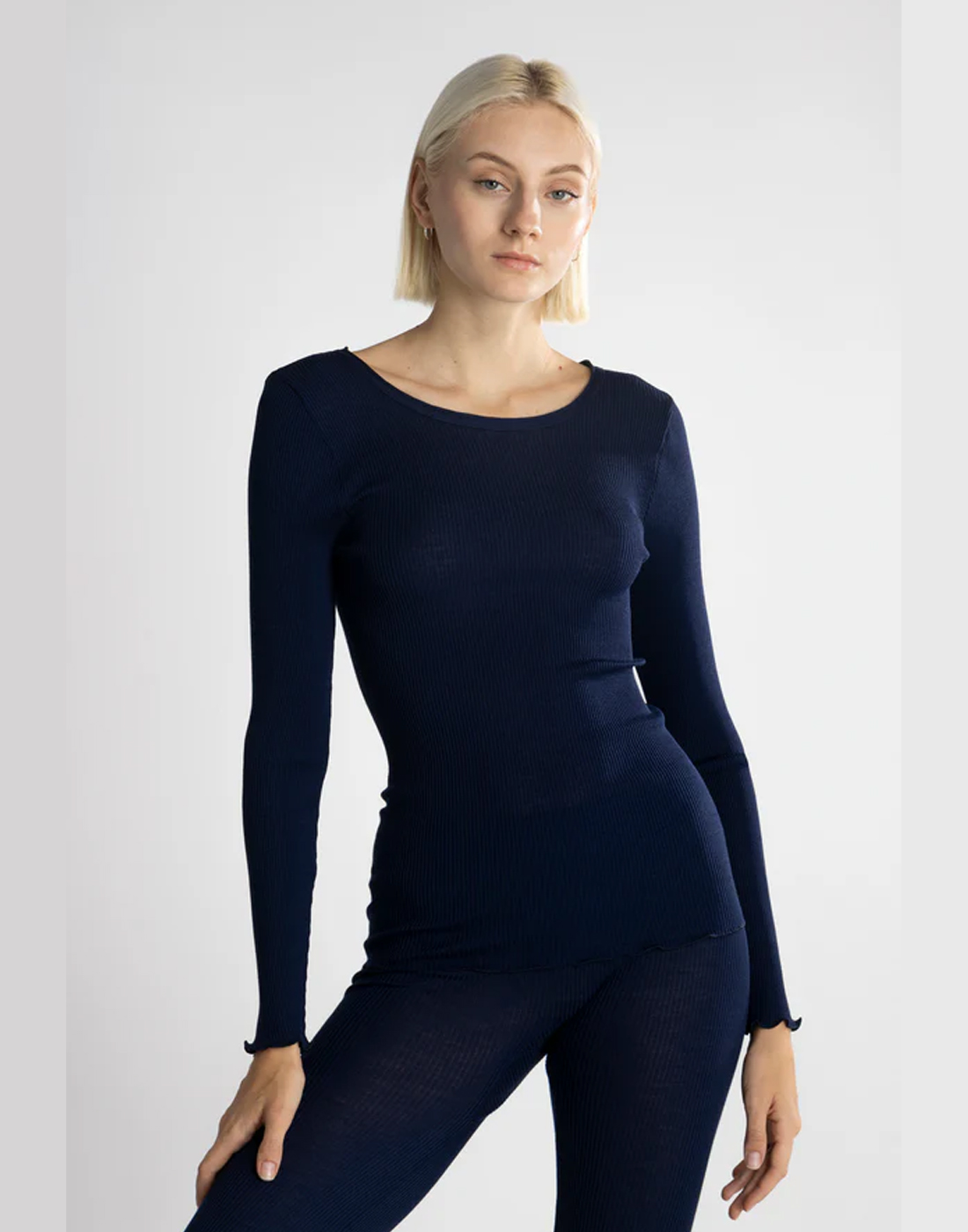 Oscalito ull silke genser undertøy mørke blå