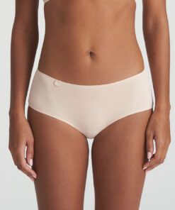 jente i beige hipster truse sømløs