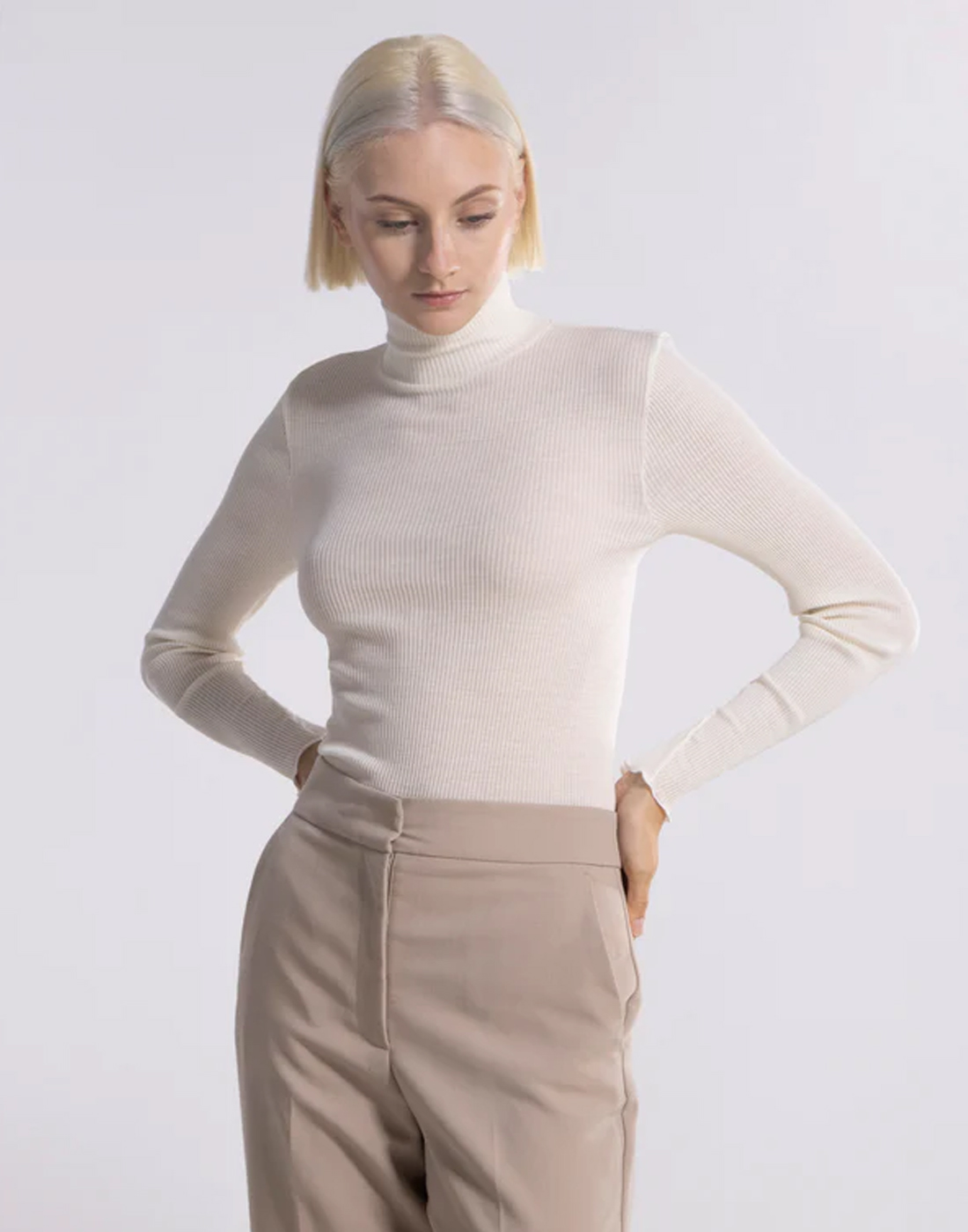 oscalito langermet genser med høy hals offwhite