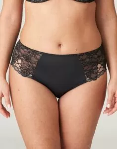 kvinne i sort high waist truse fra Prima donna