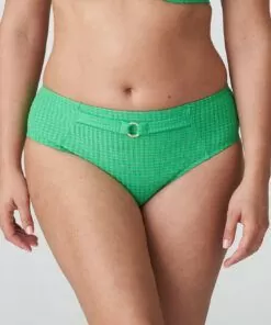 curvy dame med grønn bikinitruse fra Prima Donna