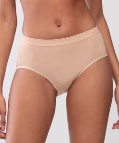 Beige høy truse på underkropp