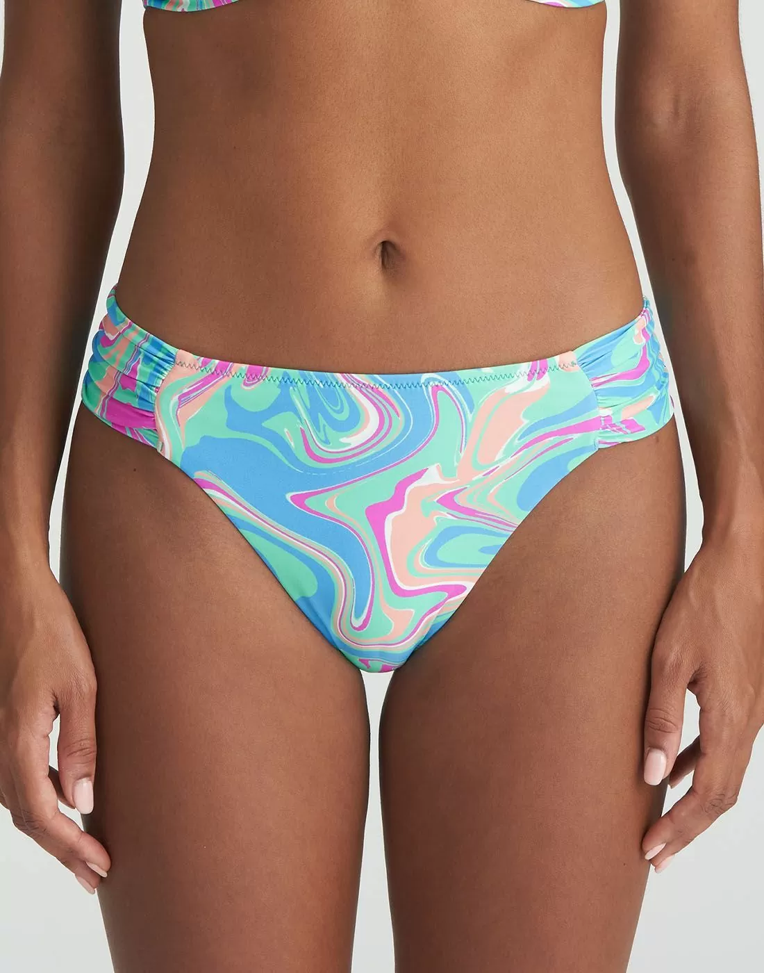 kropp med bikinitruse i blått mønster fra marie jo