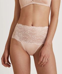 jente i rosa high waist blondetruse fra calida
