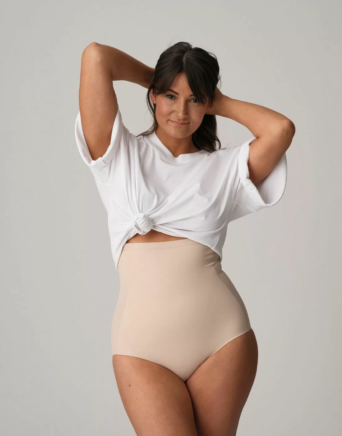 kvinne i beige hold in truse fra prima donna