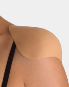 Skulderputer i beige