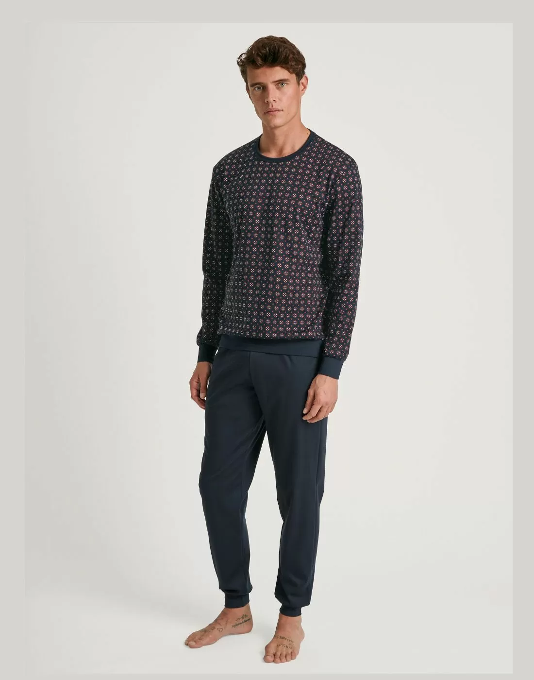 mann i blå herrepysj fra calida