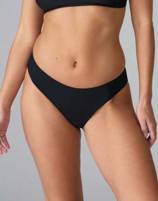 bikinitruse sarda svart