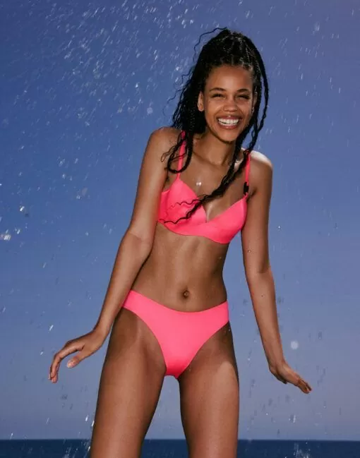 sarda bikinitruse bachanan rosa