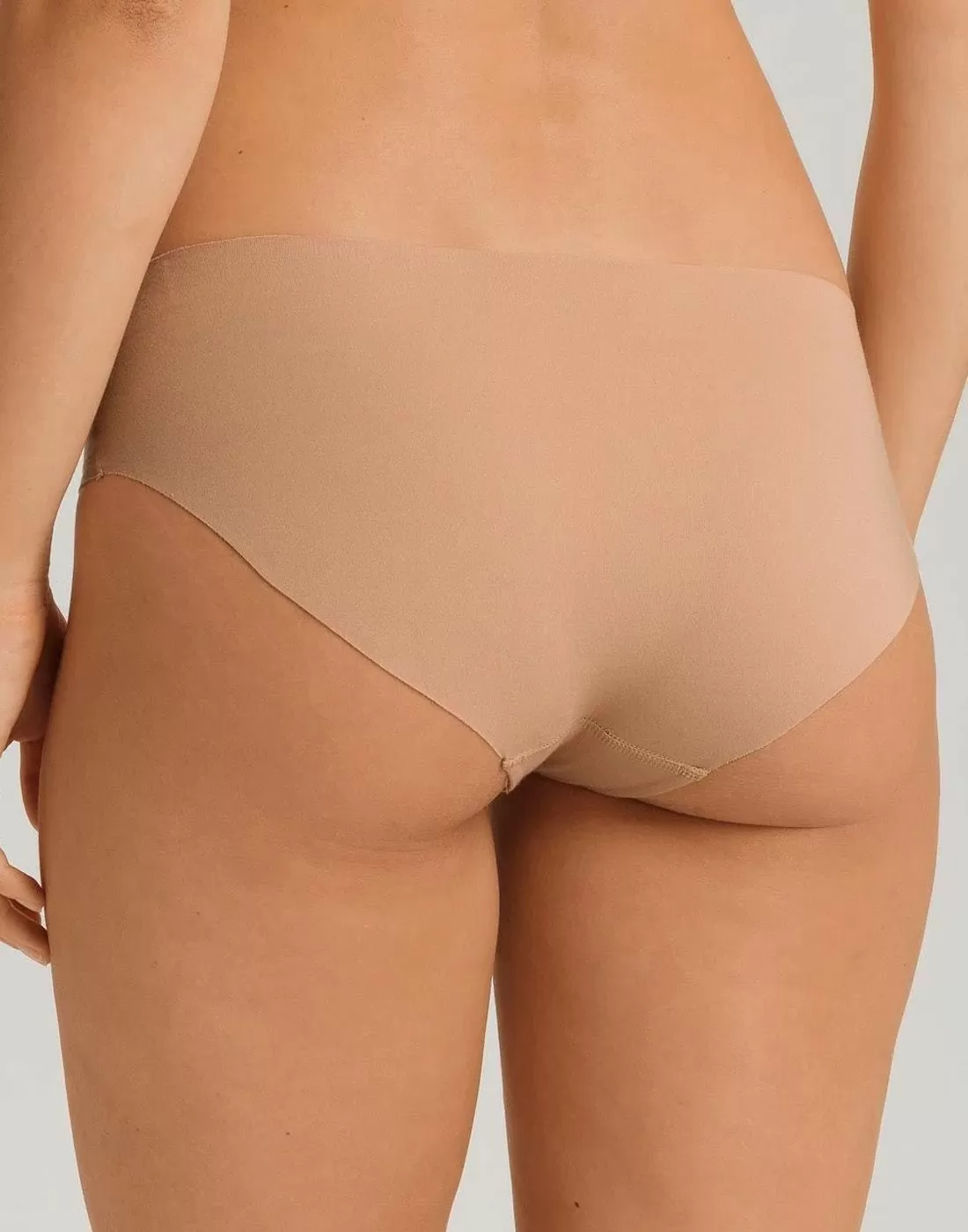 hanro invisible cotton midi truse beige