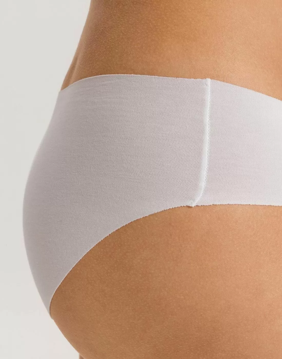 hanro invisible cotton midi truse hvit