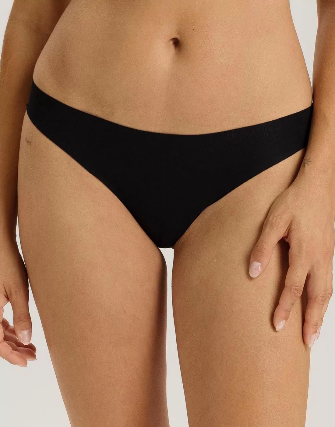 hanro invisible cotton stringtruse svart