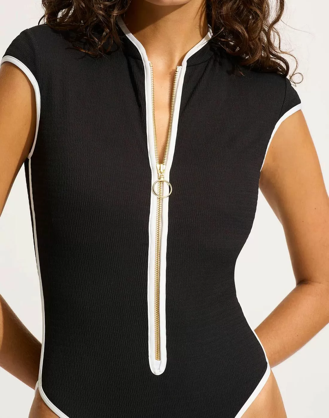 seafolly beach bound badedrakt med kort erm t-skjorte svart